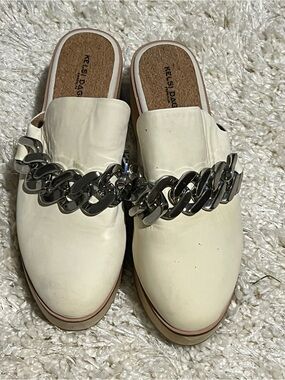 Kelsi Dagger Cream Slip-On Mules with Chunky Silver Chain